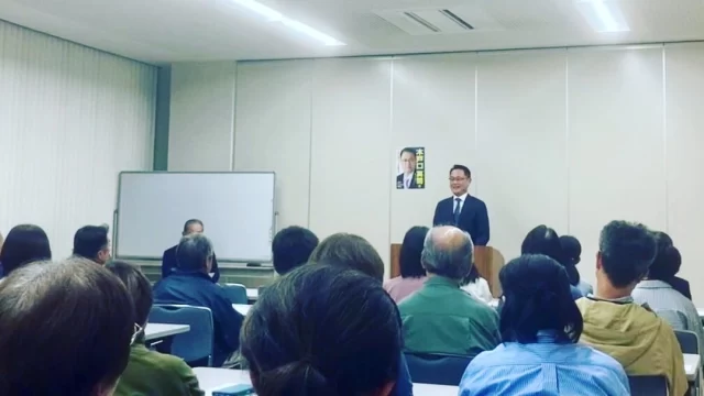 故郷・花巻。同級生の呼びかけで「きどぐち英司を支援する友人の会」が開催されました。

感謝。

落選から2年間の思い、補選出馬への思い、そして、なぜ自民党政権を変えなければならないか、本音でトークいたしました。

みんなの思いとともに選挙戦に向かいます。
花巻の夜、希望は銀河へと続きます。

#参議院選挙
#補欠選挙
#木戸口英司
#きどぐち英司

#岩手県
#岩手を守り日本を変える
#岩手から日本の政治を変える